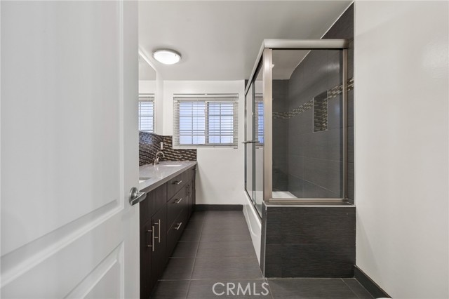 Detail Gallery Image 32 of 52 For 12759 Elkwood St, North Hollywood,  CA 91605 - 4 Beds | 3 Baths