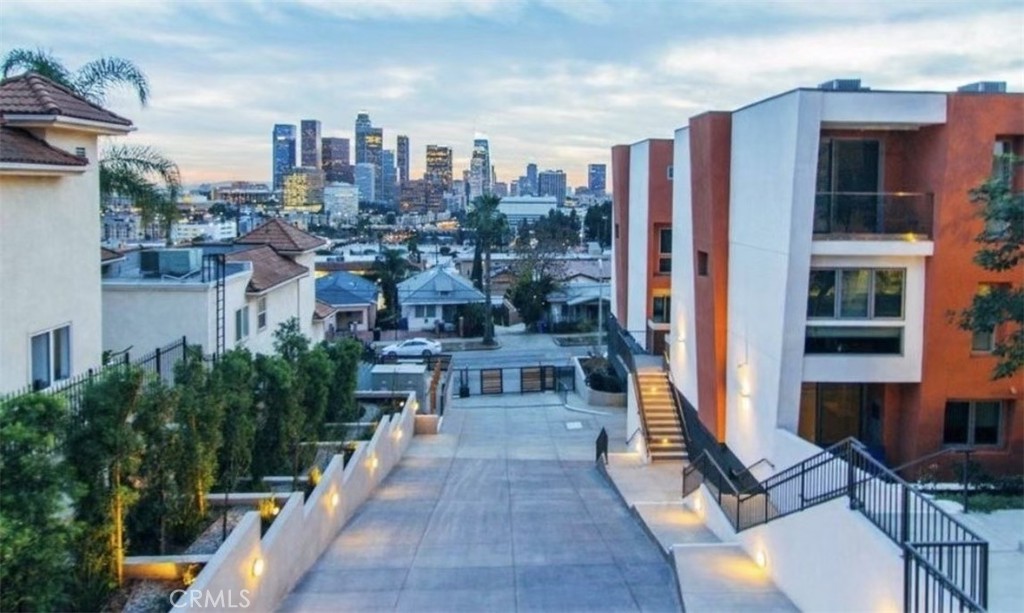 1035 Figueroa Ter #4