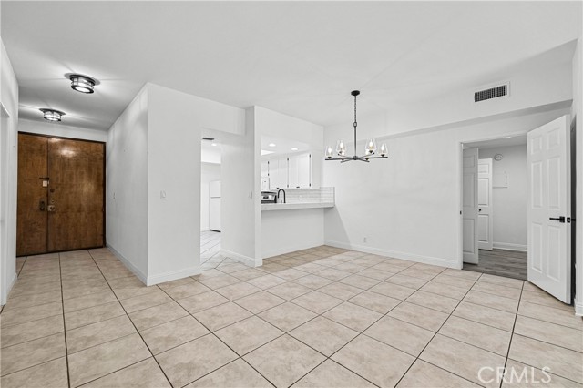 Detail Gallery Image 14 of 49 For 1630 S Bentley Ave #103,  Los Angeles,  CA 90025 - 2 Beds | 2/1 Baths