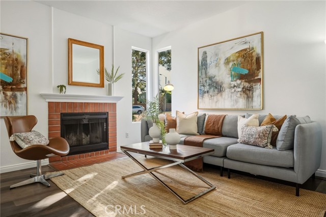 Detail Gallery Image 6 of 45 For 2426 Pleasant Way #E,  Thousand Oaks,  CA 91362 - 2 Beds | 1 Baths