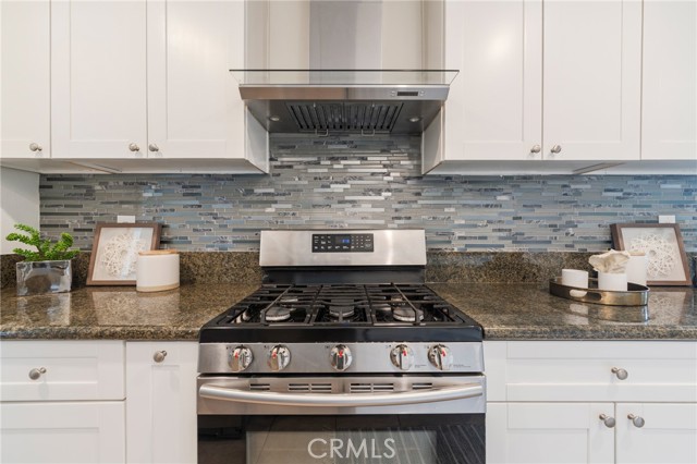Detail Gallery Image 16 of 37 For 2127 W Sunrise Ave, Anaheim,  CA 92801 - 3 Beds | 1/1 Baths