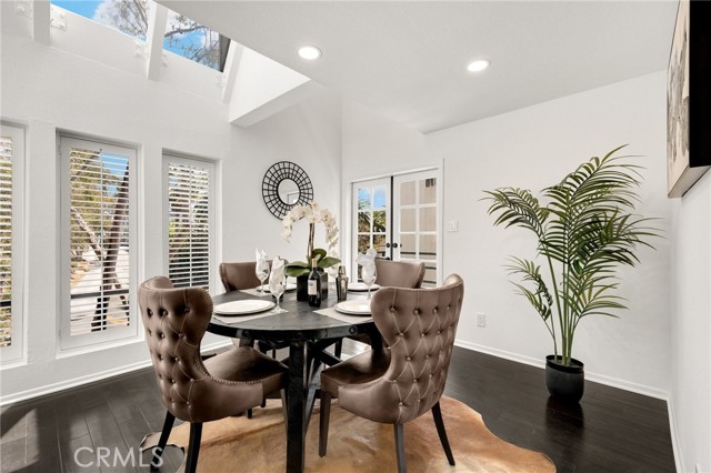 11601 Montana Avenue, Los Angeles CA: https://media.crmls.org/medias/a59d012a-a3af-451a-a9e7-45d71da64d32.jpg