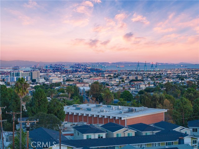 Detail Gallery Image 24 of 26 For 243 S Hanford, San Pedro,  CA 90732 - 3 Beds | 2 Baths