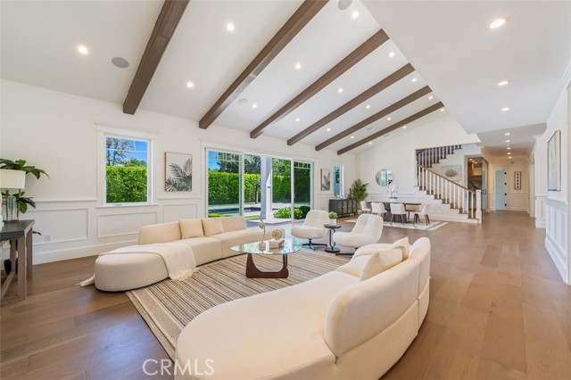 Detail Gallery Image 7 of 59 For 20701 Dumont St, Woodland Hills,  CA 91364 - 8 Beds | 9 Baths