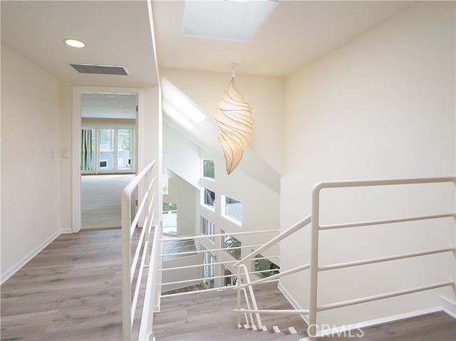 Detail Gallery Image 16 of 30 For 8235 Sunnysea Dr, Playa Del Rey,  CA 90293 - 3 Beds | 2/1 Baths