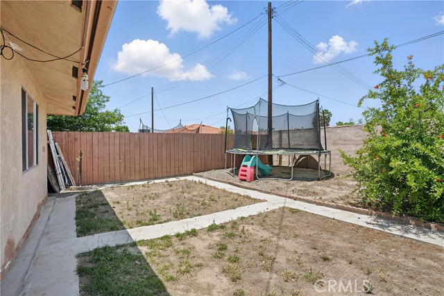 260 E Whittier Avenue, Hemet CA: https://media.crmls.org/medias/a59f681d-f82e-4c0a-98ac-e364aa685d1f.jpg