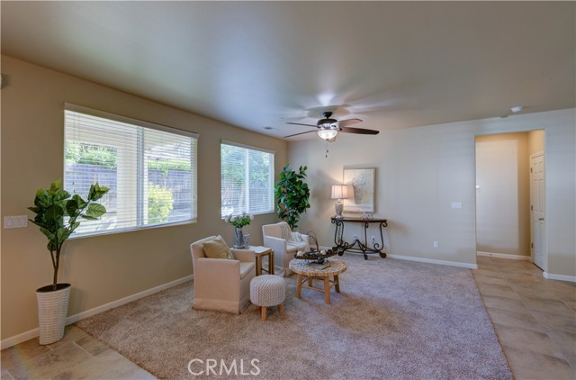 Detail Gallery Image 5 of 15 For 3531 Griffith Ave, Clovis,  CA 93619 - 3 Beds | 2/1 Baths