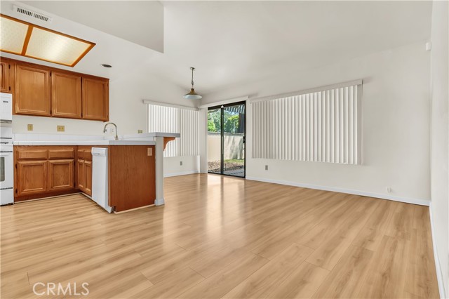 41402 Willow Run Road, Temecula CA: https://media.crmls.org/medias/a59faf37-7d5c-4c1f-96e5-947498a22295.jpg
