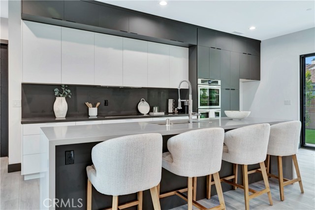 19513 Cantara Street photo 12