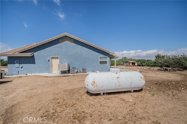 Detail Gallery Image 7 of 50 For 10636 Larch, Oak Hills,  CA 92344 - 5 Beds | 3 Baths