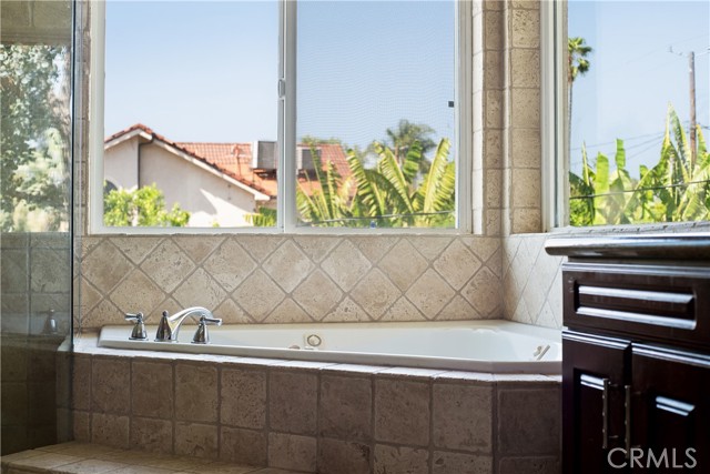 Detail Gallery Image 46 of 66 For 406 N Fairview, Burbank,  CA 91505 - 5 Beds | 4/1 Baths