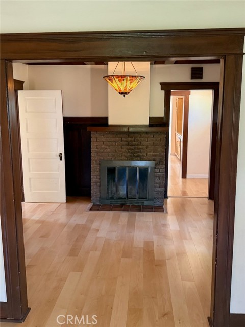 Detail Gallery Image 17 of 30 For 881 Winona Ave, Pasadena,  CA 91103 - 4 Beds | 3 Baths