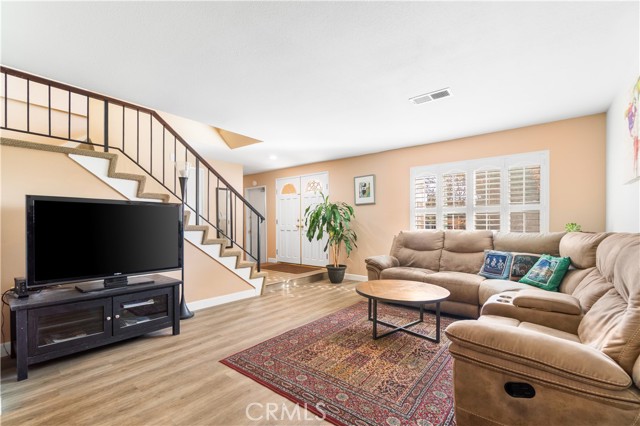 Detail Gallery Image 4 of 37 For 1517 237th, Harbor City,  CA 90710 - 4 Beds | 3 Baths