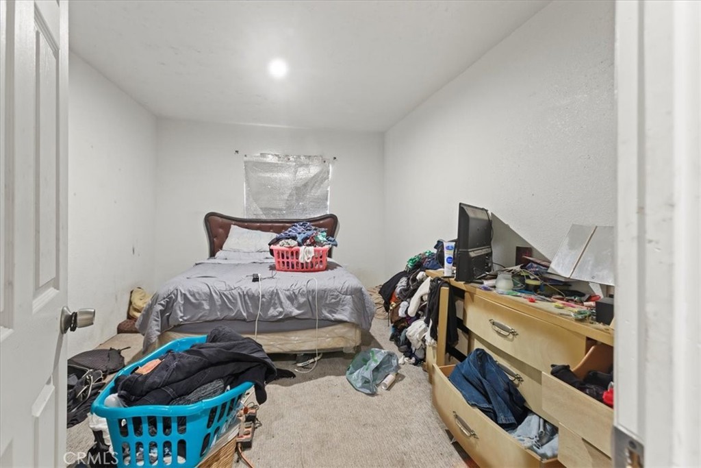 https://media.crmls.org/medias/a5a1064f-6d0f-4db8-965b-9812284e7810.jpg?preset=X-Large