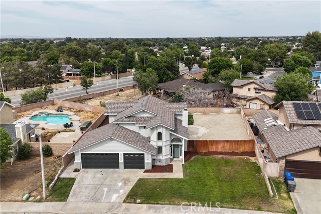 42346 W 47th W Street, Lancaster CA: https://media.crmls.org/medias/a5a1087c-6c43-45a8-b173-a29659e0c46d.jpg