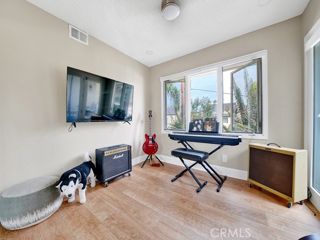 Detail Gallery Image 21 of 29 For 2463 Irvine Ave #B2,  Costa Mesa,  CA 92627 - 3 Beds | 2 Baths