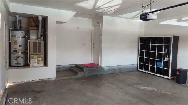 12856 Gifford Way, Victorville CA: https://media.crmls.org/medias/a5a1afcb-2258-4a32-9b8a-c2b9e6b5d45b.jpg