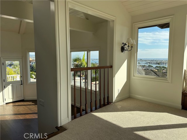 Detail Gallery Image 7 of 31 For 900 Kings, Newport Beach,  CA 92663 - 5 Beds | 3/1 Baths