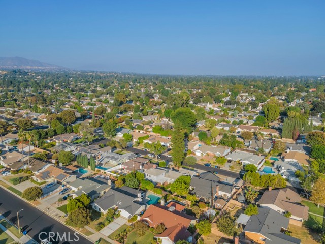 Detail Gallery Image 33 of 38 For 9623 Penfield Ave, Chatsworth,  CA 91311 - 4 Beds | 3 Baths