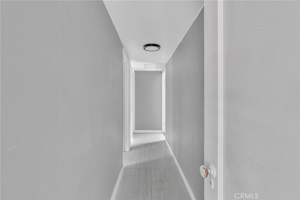 https://media.crmls.org/medias/a5a379ac-fe3e-47ac-998e-0711c668a7a5.jpg?preset=X-Large
