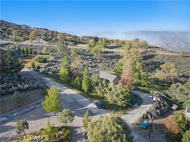 Detail Gallery Image 3 of 41 For 24980 Sunset Way, Tehachapi,  CA 93561 - 4 Beds | 2/1 Baths