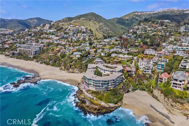 31588 Table Rock Drive, Laguna Beach CA: https://media.crmls.org/medias/a5a4a399-8da3-4be9-835d-0fda5e807454.jpg