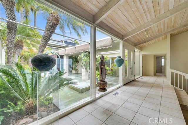 537 Dunnegan Place, Laguna Beach CA: https://media.crmls.org/medias/a5a56809-f320-4d29-a3b6-1e69d5ce58d2.jpg