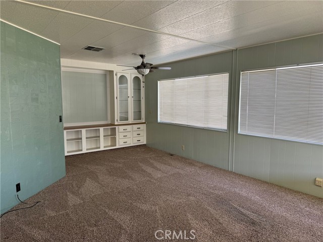 Detail Gallery Image 3 of 14 For 1083 via Del Mesa, Hemet,  CA 92543 - 2 Beds | 2 Baths