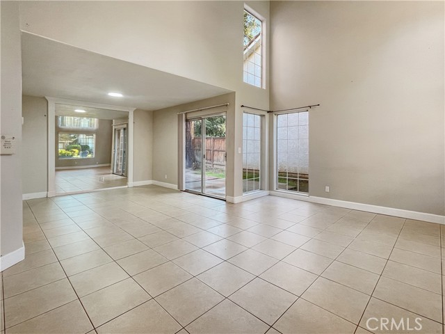 Detail Gallery Image 3 of 26 For 398 E Braddock Dr, Fresno,  CA 93720 - 4 Beds | 3 Baths