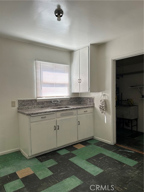 Detail Gallery Image 7 of 9 For 268 Kingman, San Bernardino,  CA 92410 - – Beds | – Baths