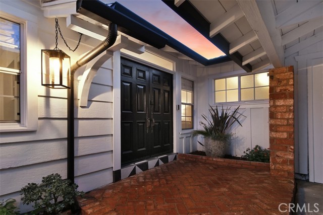 Detail Gallery Image 3 of 42 For 12614 Morrison St, Valley Village,  CA 91607 - 4 Beds | 3 Baths