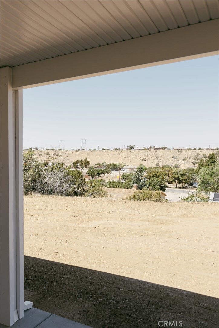 https://media.crmls.org/medias/a5a97a06-a488-405d-aeaf-36a629048496.jpg?preset=X-Large