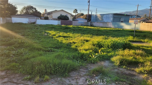 227 N Azusa Avenue, Azusa CA: https://media.crmls.org/medias/a5a9ffb9-4853-4fba-aa56-1c91e105845f.jpg