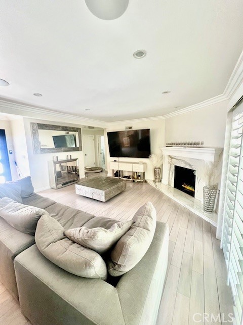 Detail Gallery Image 5 of 12 For 22135 Vanowen St, Canoga Park,  CA 91303 - 3 Beds | 2 Baths