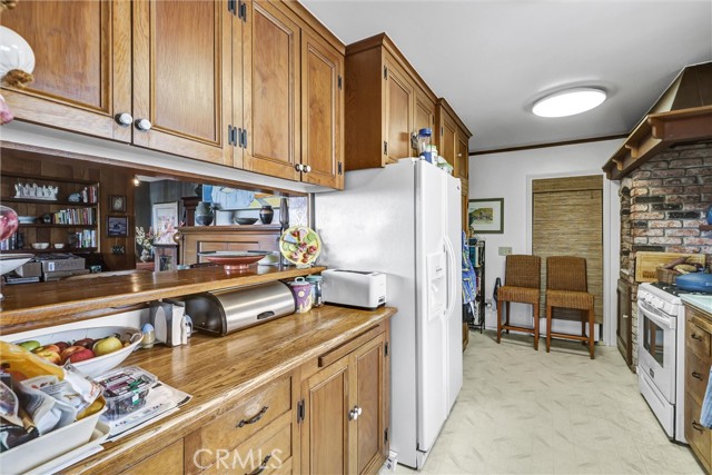 266 Grandview, Laguna Beach CA: https://media.crmls.org/medias/a5ab6729-f036-4587-b0e3-0354901dc5b3.jpg