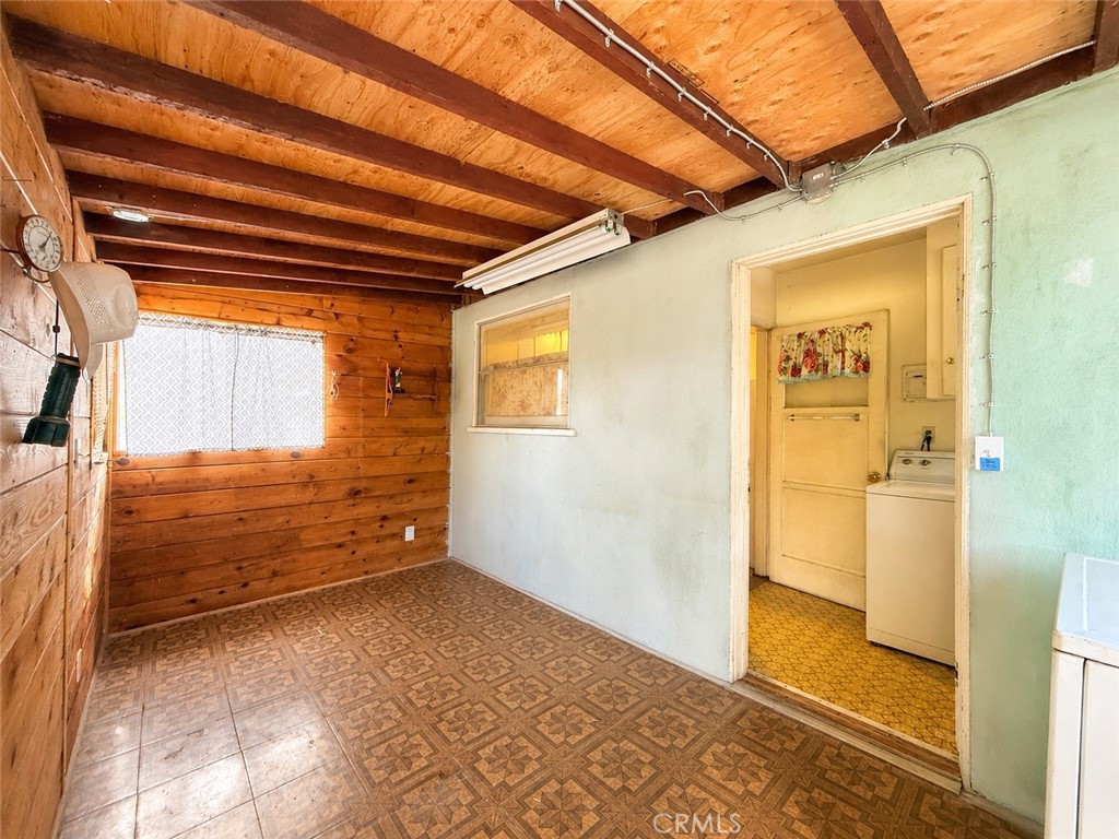 https://media.crmls.org/medias/a5ac2114-a782-46a0-b049-ba849ff71379.jpg?preset=X-Large
