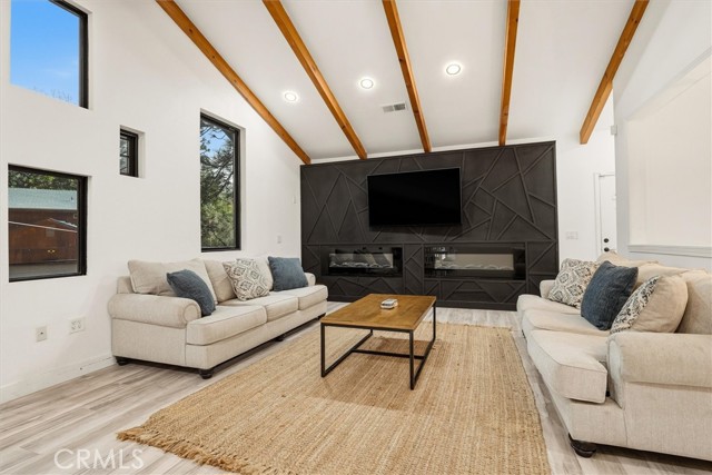 Detail Gallery Image 8 of 38 For 39490 Crane Valley Ct, Bass Lake,  CA 93604 - 3 Beds | 3/1 Baths