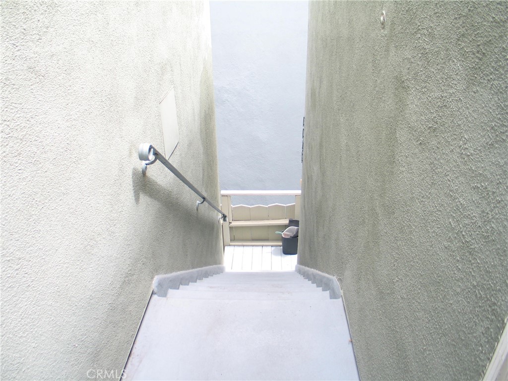 https://media.crmls.org/medias/a5ae66dd-31b7-41c5-93ee-5c6c1c8689ac.jpg?preset=X-Large