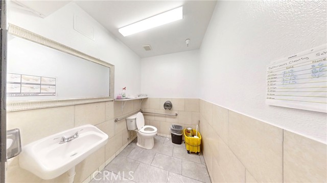 641 W Palmdale Boulevard, Palmdale CA: https://media.crmls.org/medias/a5af2152-0f71-46ad-ade0-22c070b885e6.jpg