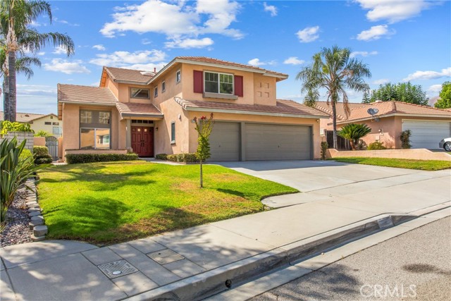 Detail Gallery Image 3 of 36 For 6714 Country Oaks Dr, Highland,  CA 92346 - 5 Beds | 3 Baths