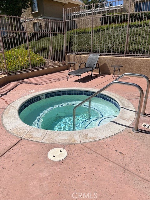 Detail Gallery Image 16 of 16 For 320 Kanan Rd, Oak Park,  CA 91377 - 3 Beds | 2/1 Baths