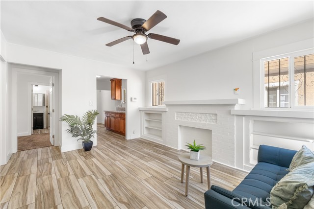 1523 W 59th Street, Los Angeles CA: https://media.crmls.org/medias/a5aff64d-3513-4efb-89f7-3561bed987fd.jpg