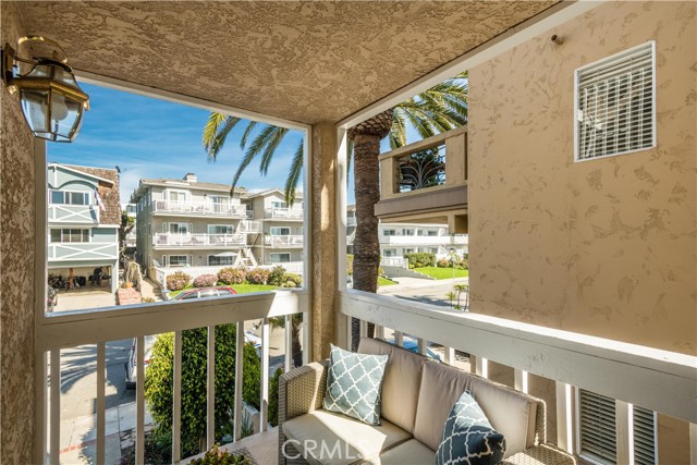 541 Monterey Boulevard, Hermosa Beach, California 90254, 3 Bedrooms Bedrooms, ,2 BathroomsBathrooms,Residential,Sold,Monterey,PV22057495