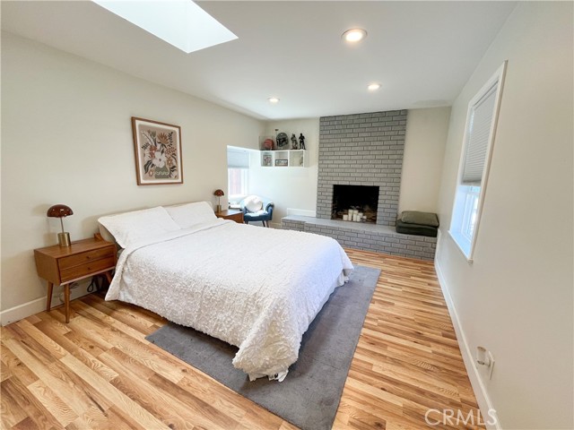 4574 Whaley Avenue, Long Beach CA: https://media.crmls.org/medias/a5b0f654-865a-4504-a00c-e23f63fb75f6.jpg