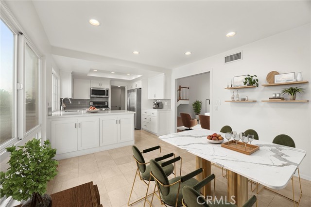 Detail Gallery Image 4 of 20 For 949 S Ridgecrest Cir, Anaheim Hills,  CA 92807 - 4 Beds | 2/1 Baths
