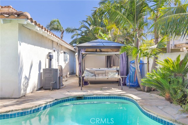 9112 Playa Drive, Huntington Beach CA: https://media.crmls.org/medias/a5b1902f-054b-4135-91d3-d45bd9ed3b9a.jpg