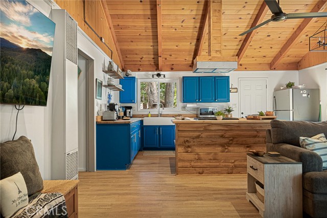 Detail Gallery Image 5 of 33 For 42744 La Placida, Big Bear Lake,  CA 92315 - 2 Beds | 1 Baths