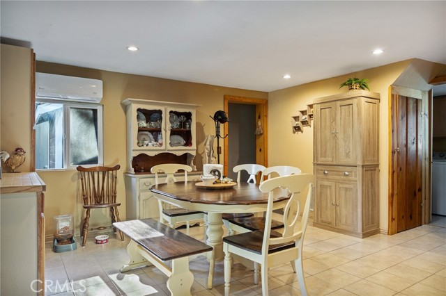 22864 Alder Lane, Crestline CA: https://media.crmls.org/medias/a5b24666-8de6-4eb4-bd2b-f81aaa22d1d9.jpg