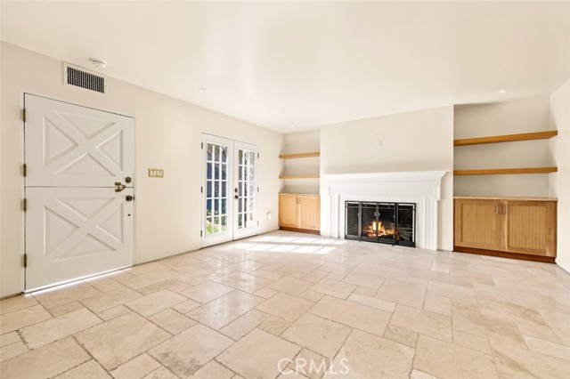 Detail Gallery Image 12 of 59 For 89 Rivo Alto Canal, Long Beach,  CA 90803 - 5 Beds | 3/1 Baths