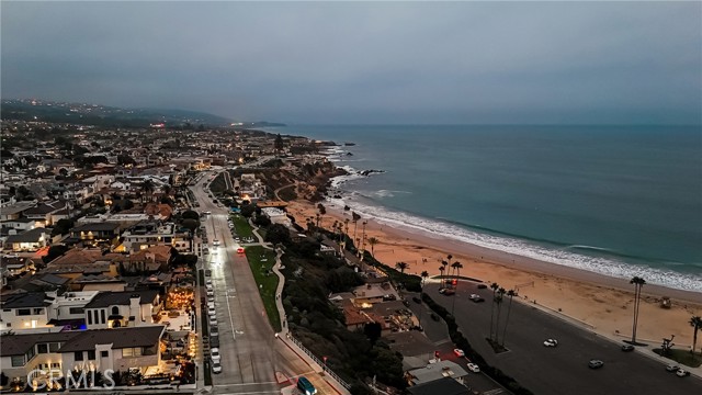 613 Larkspur Avenue, Corona del Mar CA: https://media.crmls.org/medias/a5b34311-5fc7-4ccd-a96d-86b695828458.jpg